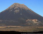 Der grosse Pico de Fogo mit dem kleinen Pico Pequeno (Ausbruch 1995)